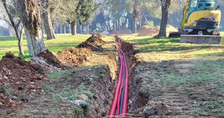 Iskop kanala za vodu i struju